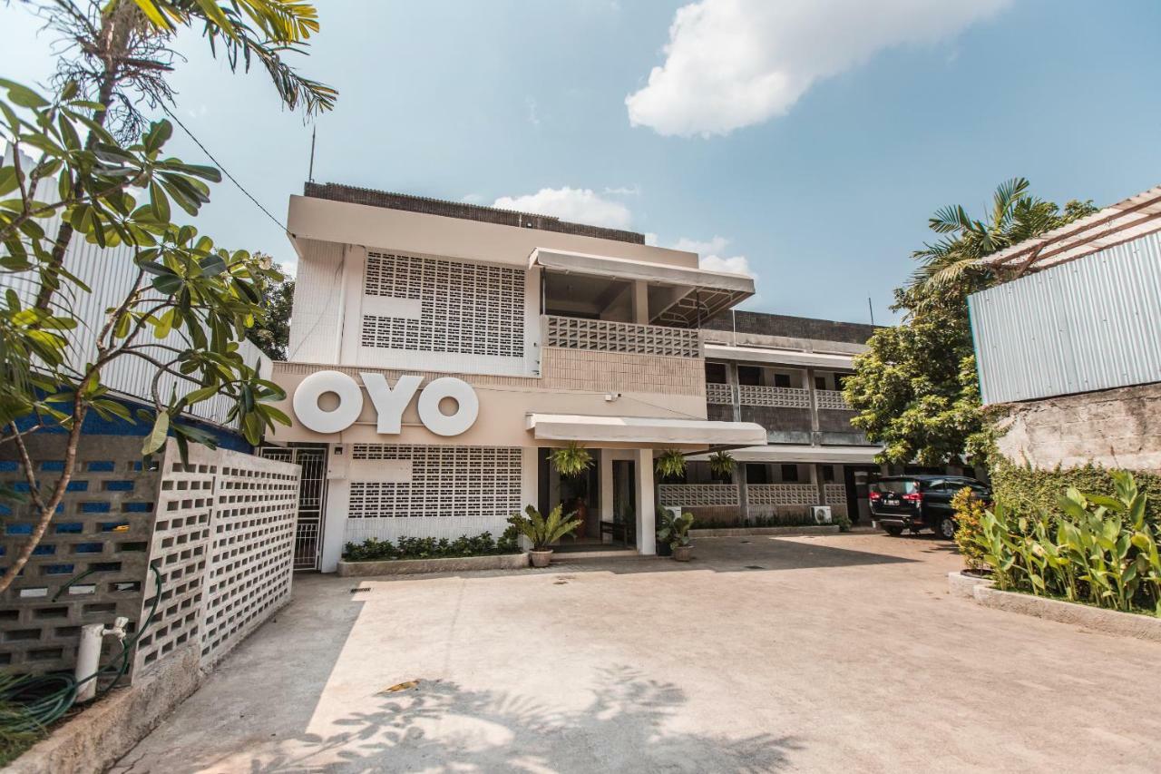 Oyo 1001 Pulo Art Space Near Ciranjang Ent Hospital Jacarta Exterior foto