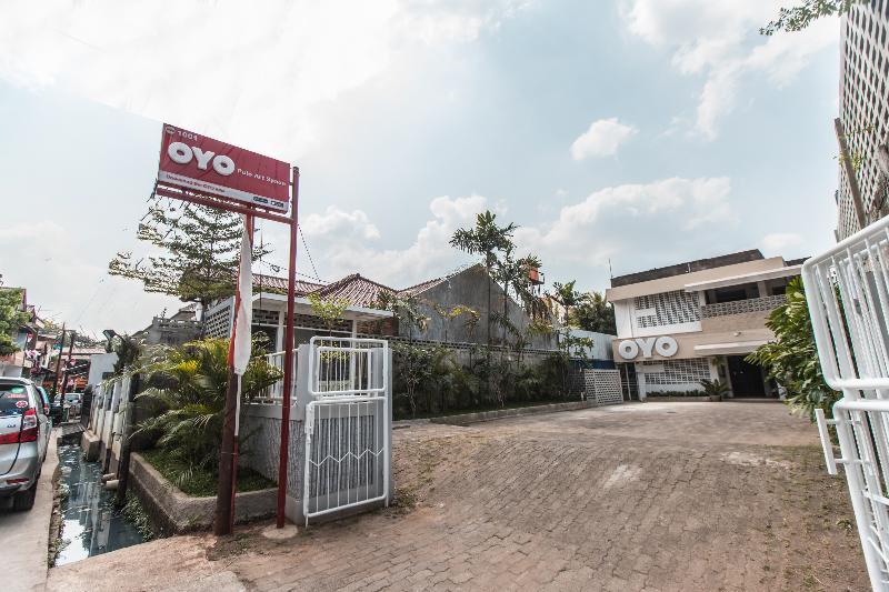 Oyo 1001 Pulo Art Space Near Ciranjang Ent Hospital Jacarta Exterior foto